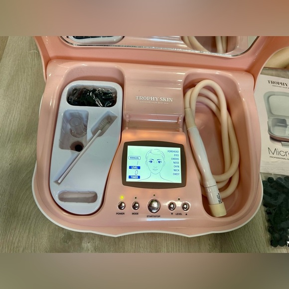 Trophy Skin MicrodermMD - At Home Microdermabrasion Kit - Anti Aging - Picture 3 of 7